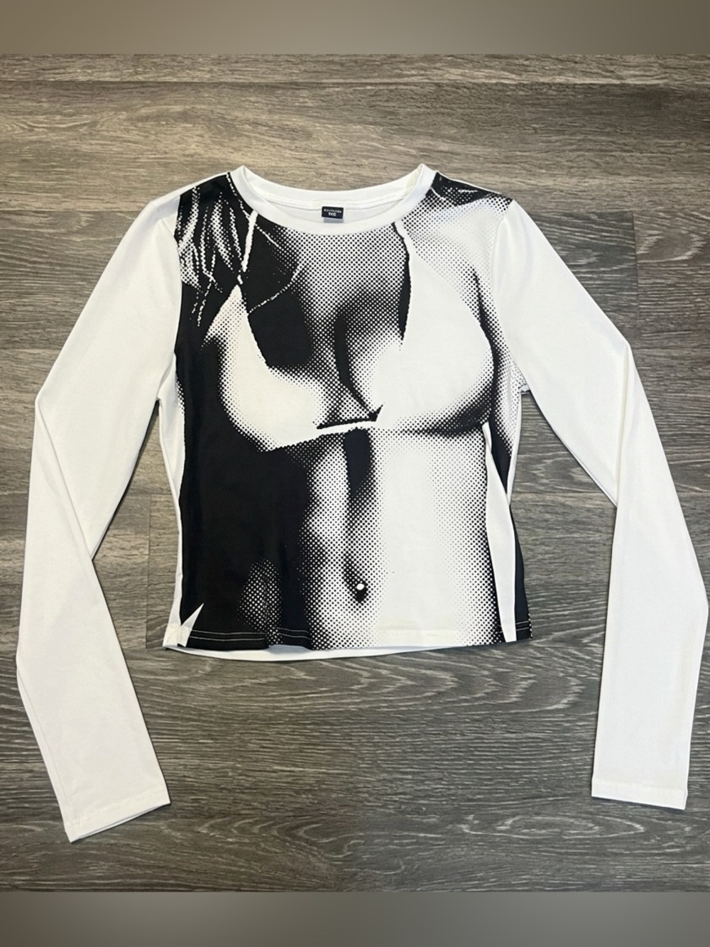 3D bikini body torso illusion White Long-Sleeve Graphic Tee Black Print - M